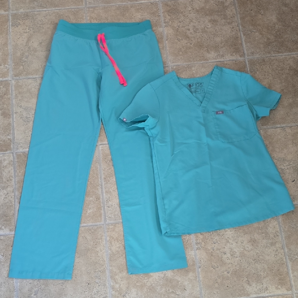 Figs Surgical Green Scrub Set